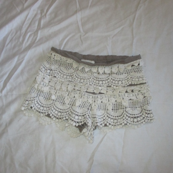 Lush Brown/Gray and Lacy White Shorts - Picture 3 of 5